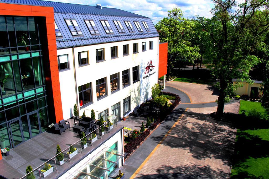 Hotel Austeria Conference & Spa チェホチネク エクステリア 写真