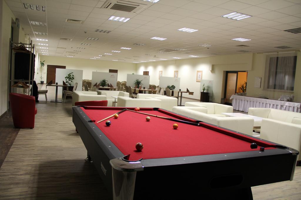 Hotel Austeria Conference & Spa チェホチネク エクステリア 写真