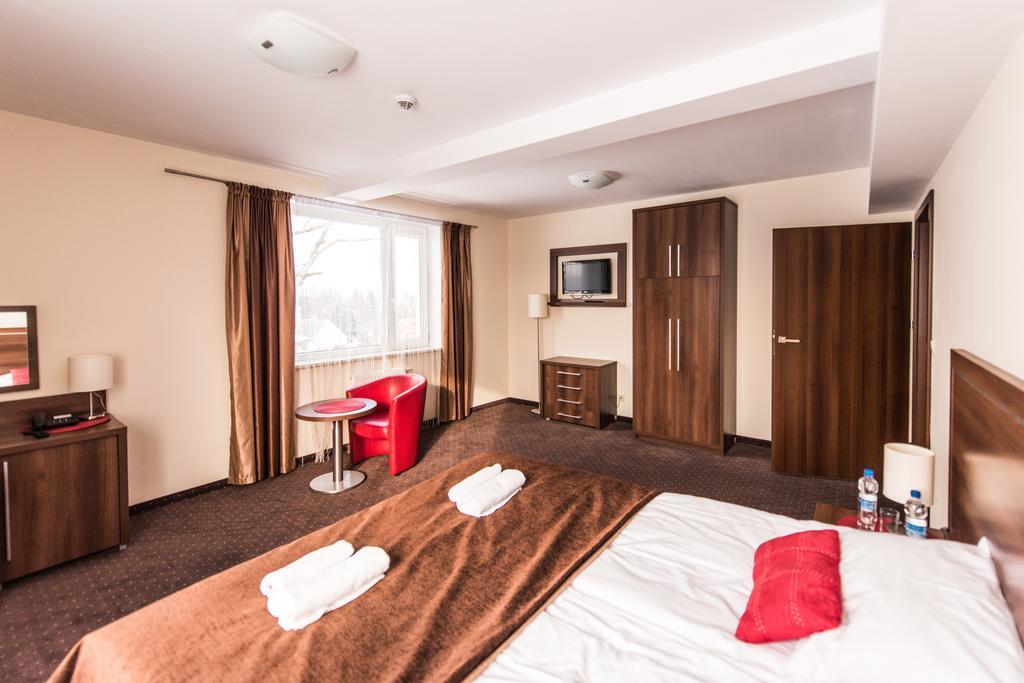 Hotel Austeria Conference & Spa チェホチネク エクステリア 写真