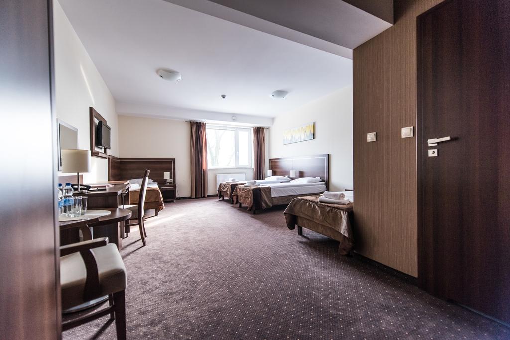 Hotel Austeria Conference & Spa チェホチネク エクステリア 写真