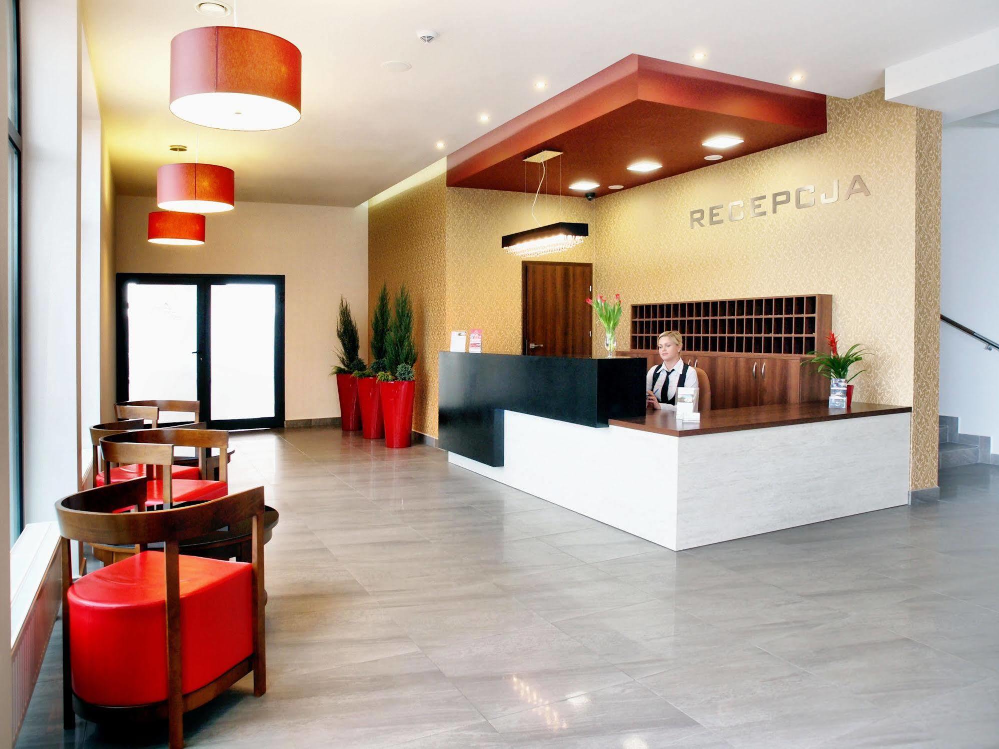 Hotel Austeria Conference & Spa チェホチネク エクステリア 写真
